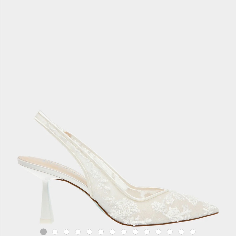 Betsey Johnson nikki ivory  Slingback Heels